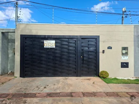 Casa-Térrea em Jardim Presidente