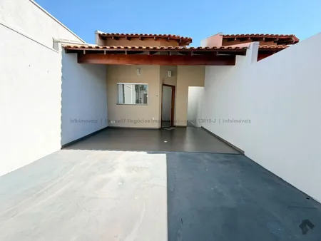 Casa-Térrea em Guanandi