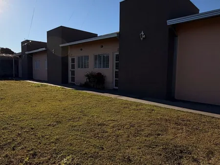 Casa-Térrea-Condomínio em Mata do Segredo