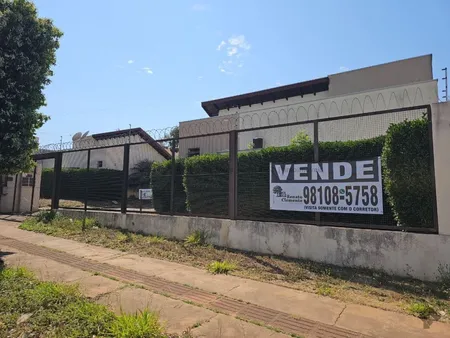 Casa-Térrea-Condomínio em Panorama