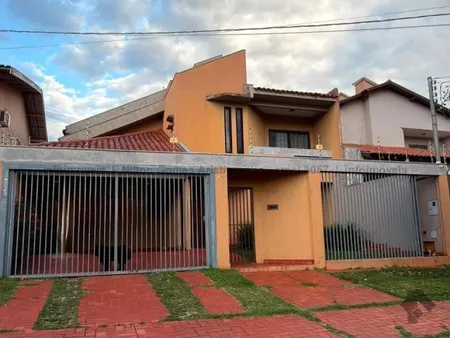 Sobrado em Chácara Cachoeira