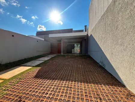 Casa-Térrea em Vila Vilas Boas