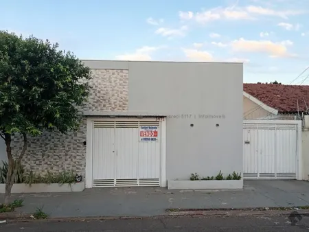 Casa-Térrea em Taquarussú