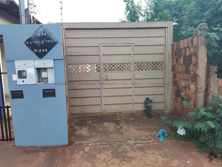 Casa-Térrea em Aero Rancho