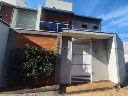 Sobrado em Pq. Residencial União II