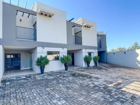 Sobrado-Condomínio em Residencial Vila Olimpica