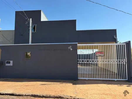 Casa-Térrea em Jardim Bella Suíça