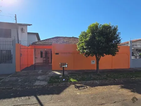 Casa-Térrea em Jardim São Lourenço