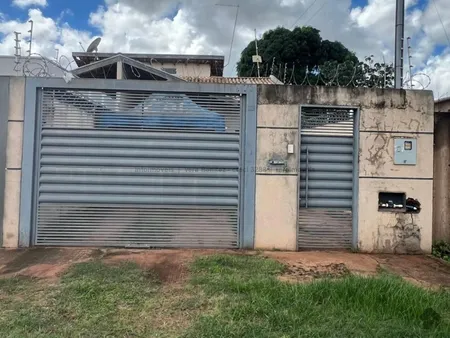 Casa-Térrea em Jardim Columbia