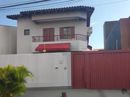 Casa-Térrea em Santa Fé