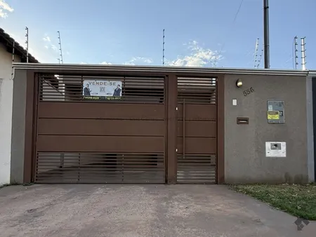 Casa-Térrea em Pioneiros