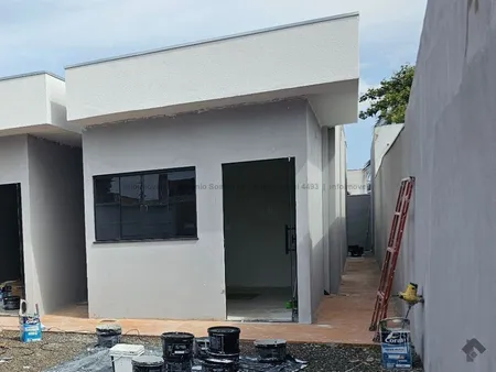 Casa-Térrea em Guanandi