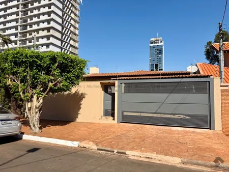 Casa Comercial em Jardim dos Estados