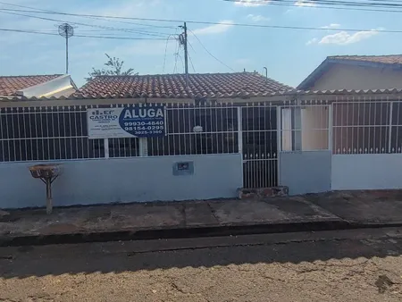 Casa-Térrea em Jardim Bonança