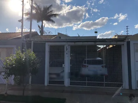 Casa-Térrea em Vila Marcos Roberto
