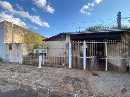 Casa-Térrea em Jardim Petrópolis