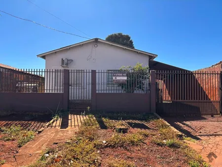 Casa-Térrea em Vila Juquita