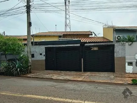 Casa-Térrea em Jardim Seminário