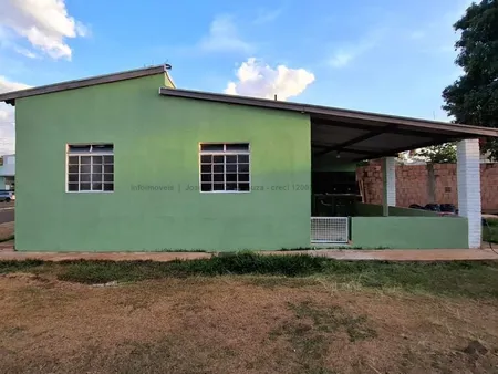Casa-Térrea em Centro