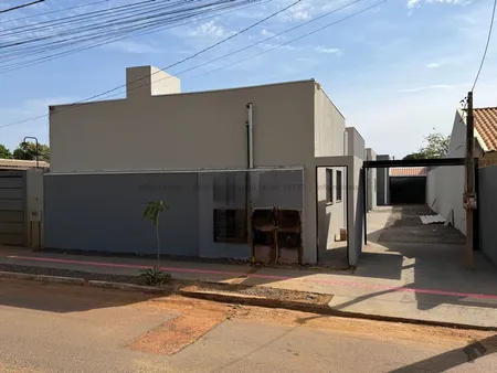 Casa-Térrea-Condomínio em Jardim Santa Emília