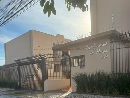 Sobrado-Condomínio em Chácara Cachoeira