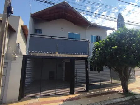 Sobrado em Jardim Auxiliadora