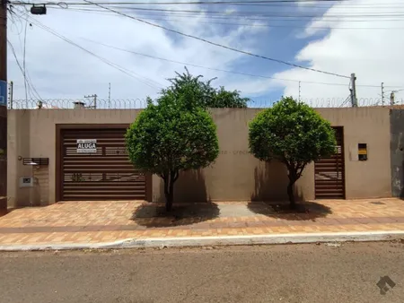 Casa-Térrea em Aero Rancho