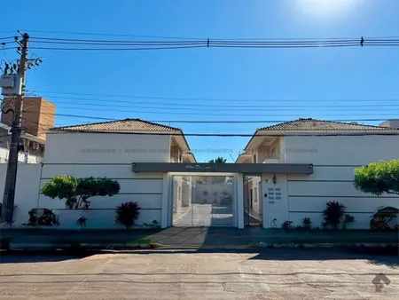Sobrado-Condomínio em Chácara Cachoeira