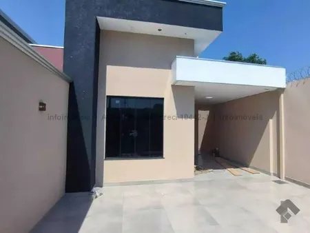 Casa-Térrea em Guanandi