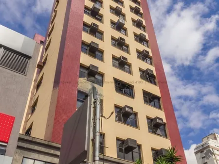 Sala / Salão / Loja em Centro