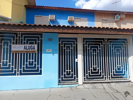Sobrado em Jardim Jockey Club