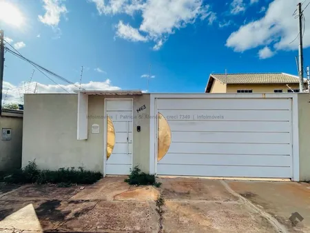 Casa-Térrea em Monte Castelo