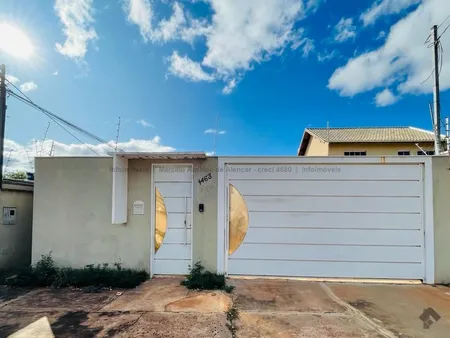 Casa-Térrea em Monte Castelo
