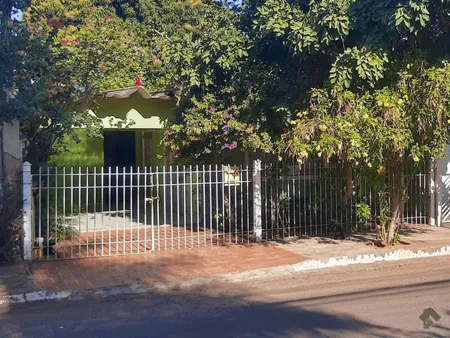 Casa-Térrea em Vila Taquarussú
