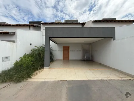 Sobrado-Condomínio em Jardim Veraneio