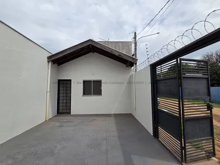 Casa-Térrea em Residencial Mário Cóvas