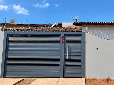 Casa-Térrea em Jardim das Reginas