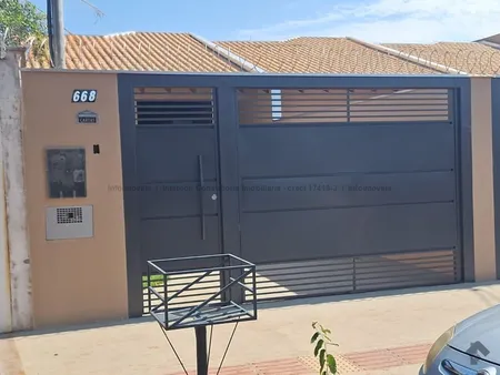 Casa-Térrea em Jardim Aeroporto