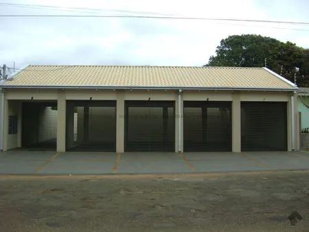 Casa-Térrea-Condomínio em Centro