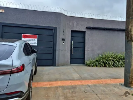 Casa-Térrea em Pioneiros