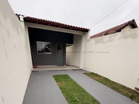 Casa-Térrea em Guanandi