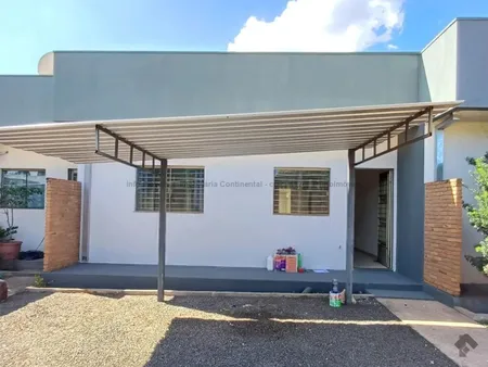 Casa-Térrea em Jardim Climax