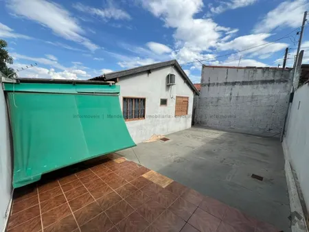 Casa-Térrea em Jardim Estrela Dalva II
