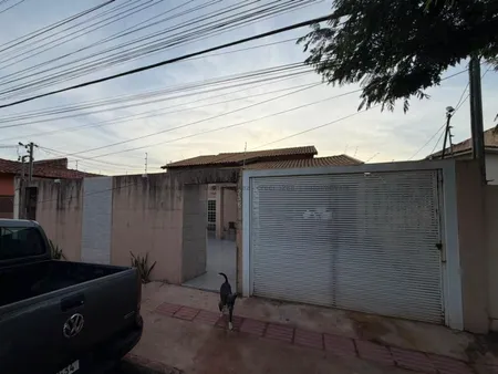 Casa-Térrea em Taquarussú