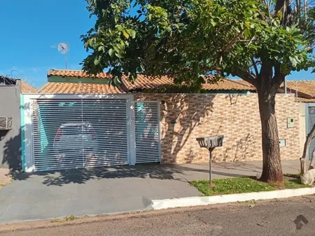 Casa-Térrea em Vila Santo Eugênio