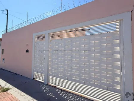 Casa-Térrea em Vila Palmira
