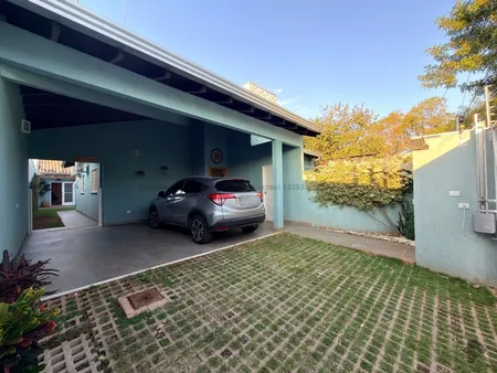 Casa-Térrea em Monte Castelo