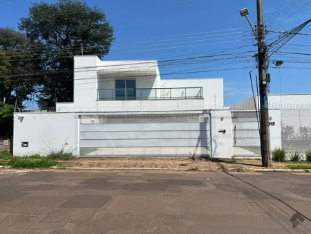 Sobrado em Chácara Cachoeira