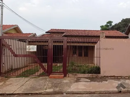 Casa-Térrea em Pioneiros