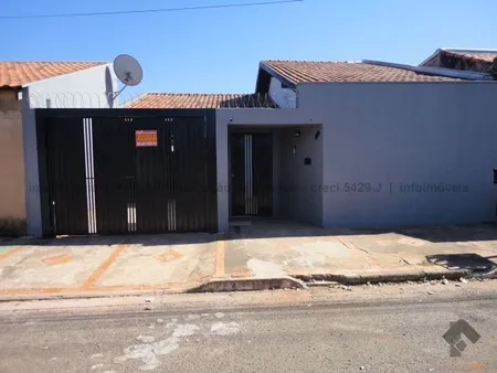 Casa-Térrea em Jardim Estrela Dalva I